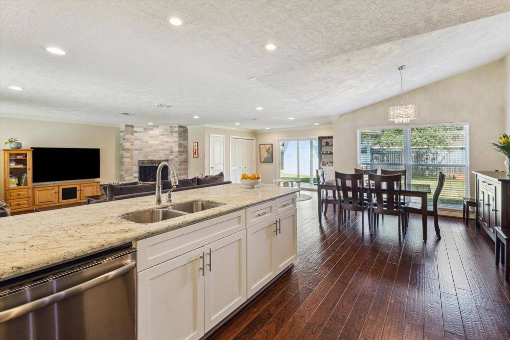 Prepare a gourmet meal while staying fully engaged with your guests, the design seamlessly connects the kitchen to the living and dining areas. Never feel isolated from the party.