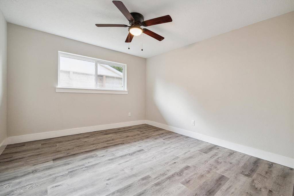 Secondary bedroom