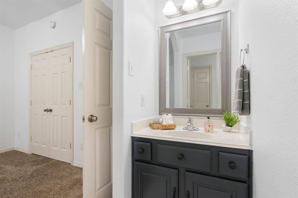 Convenient Dual-Access Upper-Level Bathroom