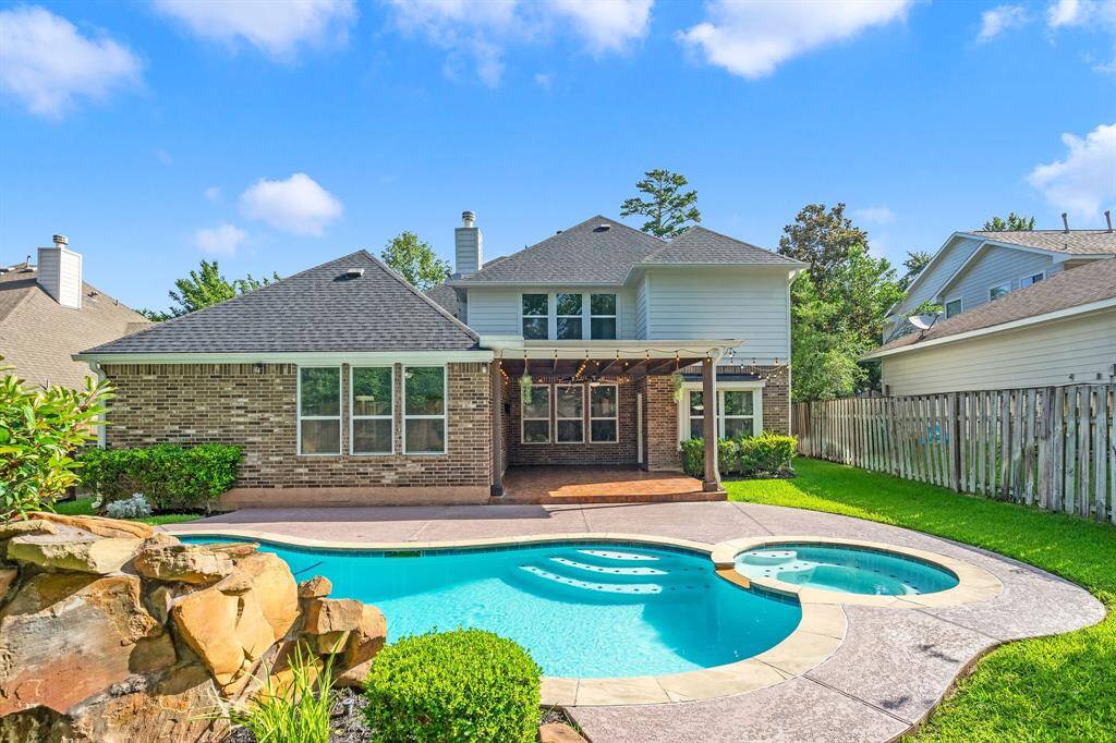 Private Backyard Oasis with Pristine Pool