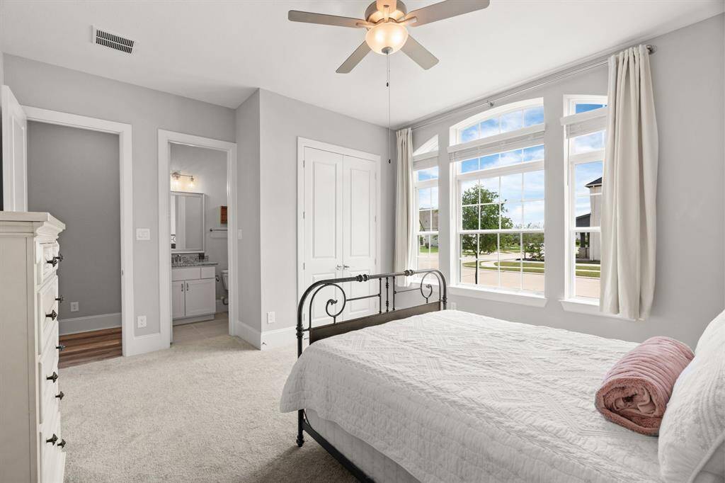 Room with ensuite