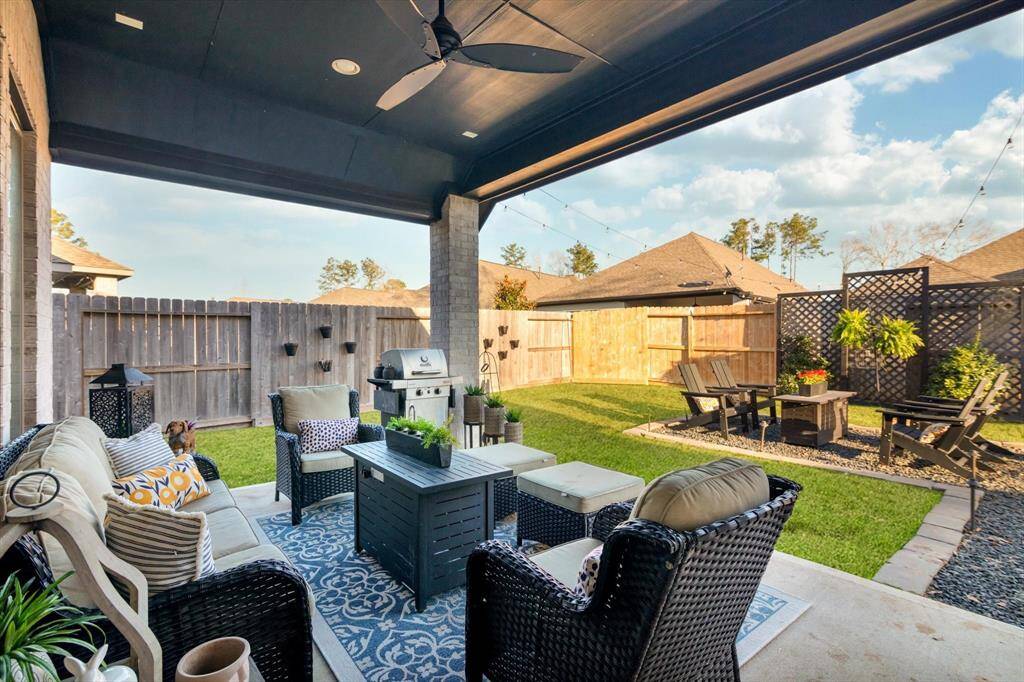 Covered Patio prewired for surround Sound