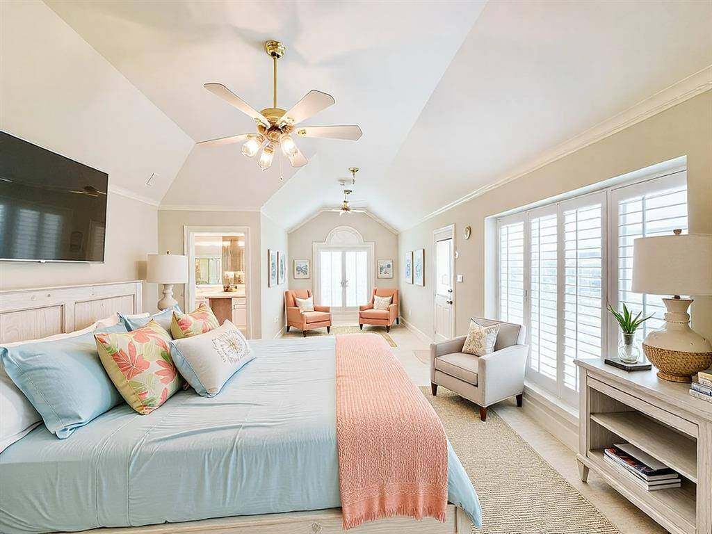 Lovely spacious Primary retreat with details galore-virtually staged