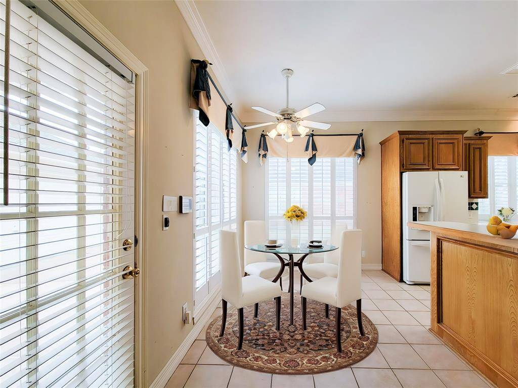 Inviting bright Breakfast Room-Virtually Staged