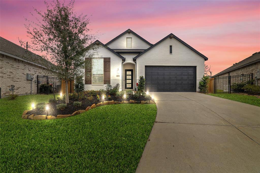 Welcome Home to 8073 Whisper Grove Drive located in the master planned community of Northgrove in Magnolia.