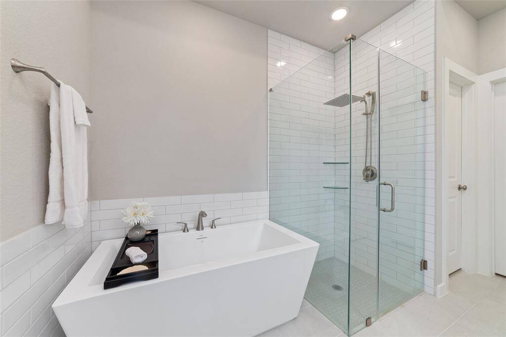 Soak the days stress away in this gorgeous soaking tub.