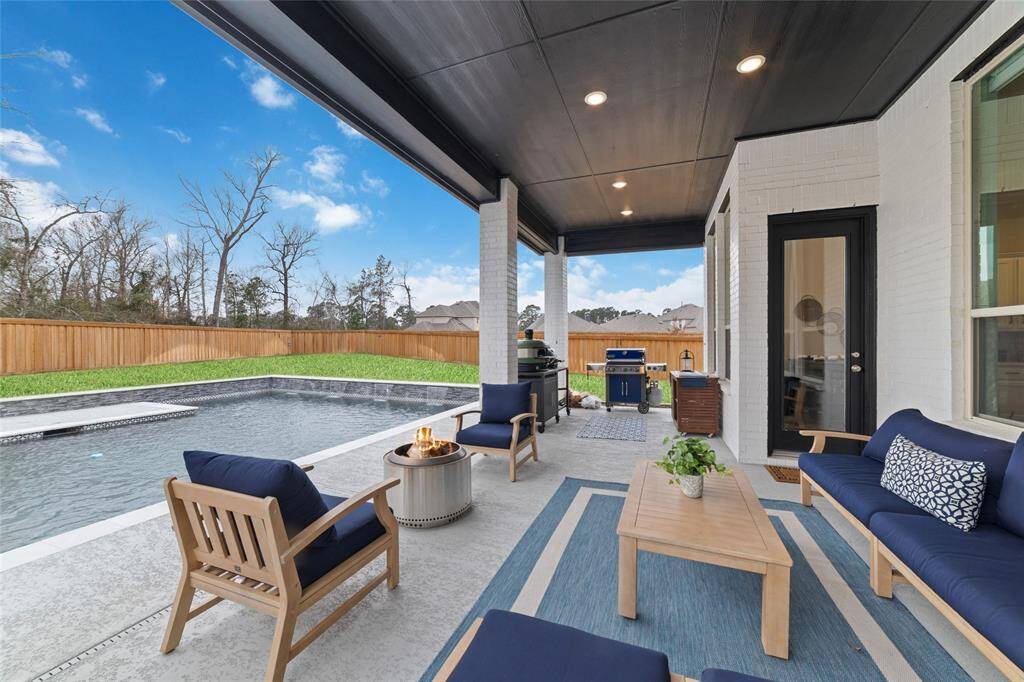 Crisp defines the feel of this outdoor space.  (Grass color has been enhanced to show the full potential.)