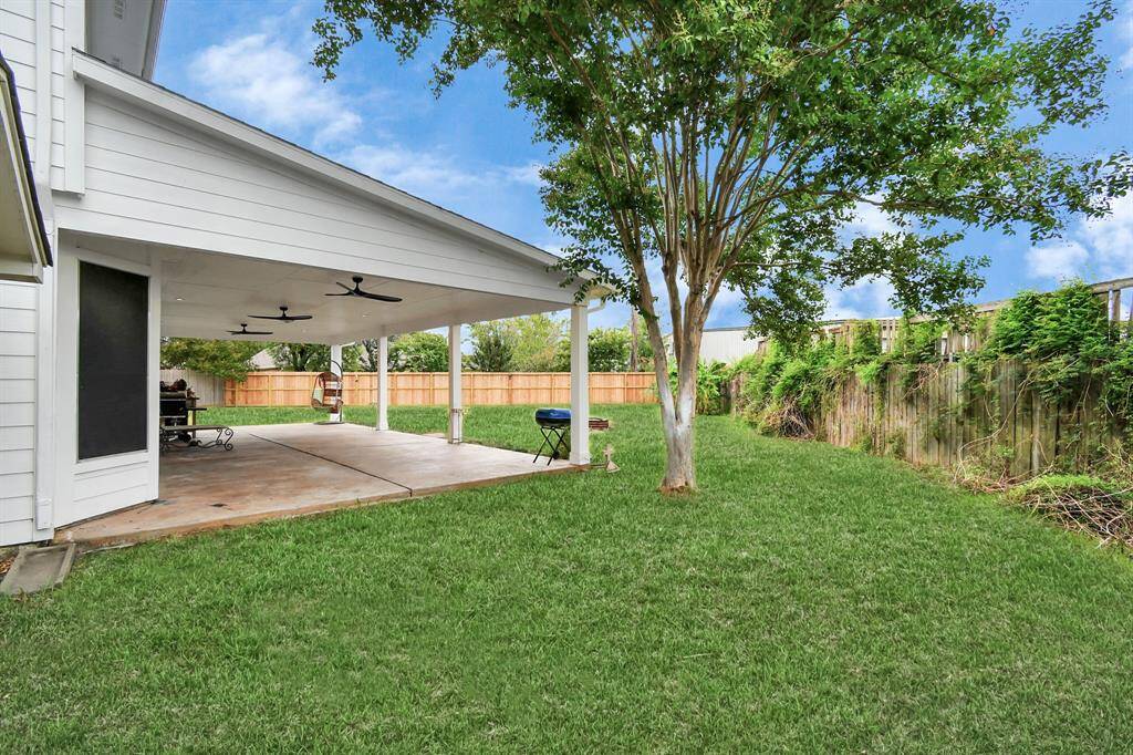 Spacious Backyard