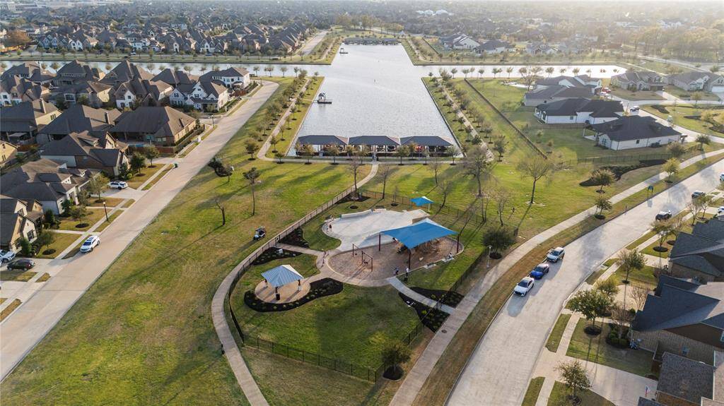 This scenic lakeside community offers a perfect blend of recreation and relaxation, with beautiful parks, scenic walking trails, and open green spaces. Enjoy easy access to the water with nearby docks and pavilions, creating an ideal setting for outdoor fun and leisure.