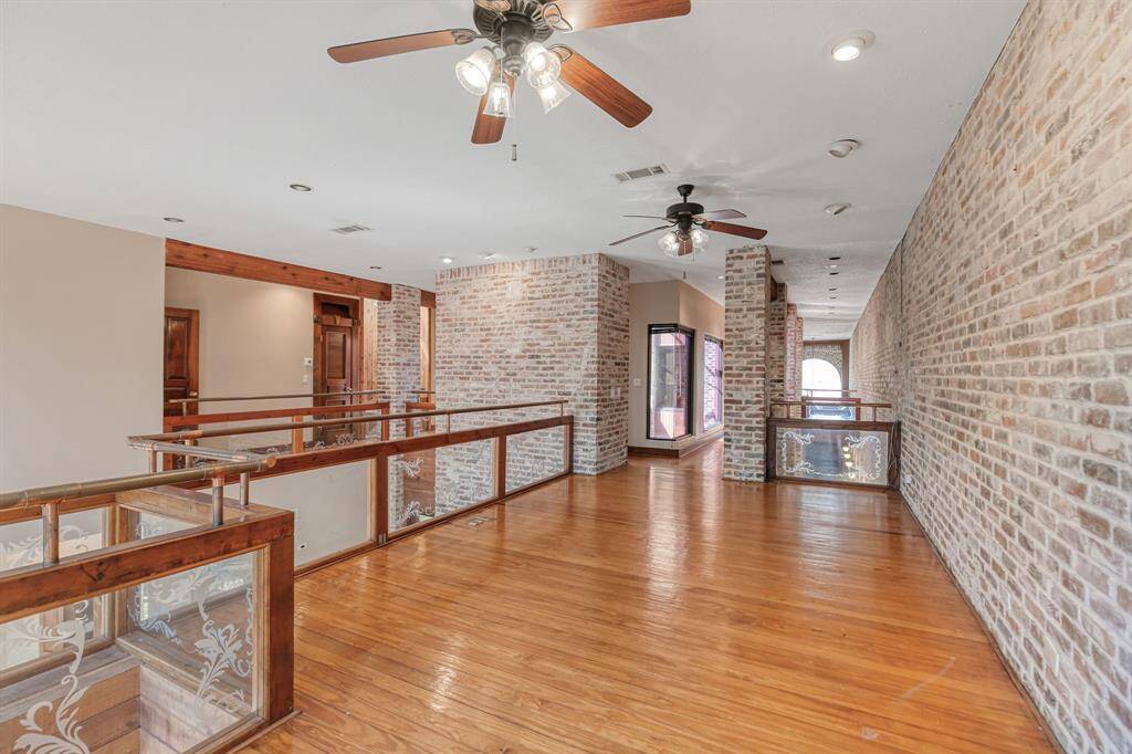 fabulous 2nd floor den overlooking the living  and dinning rooms