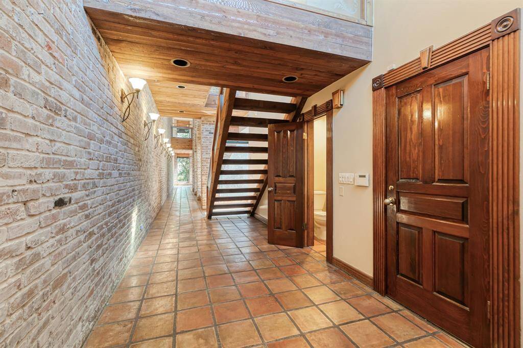 2 story entry
