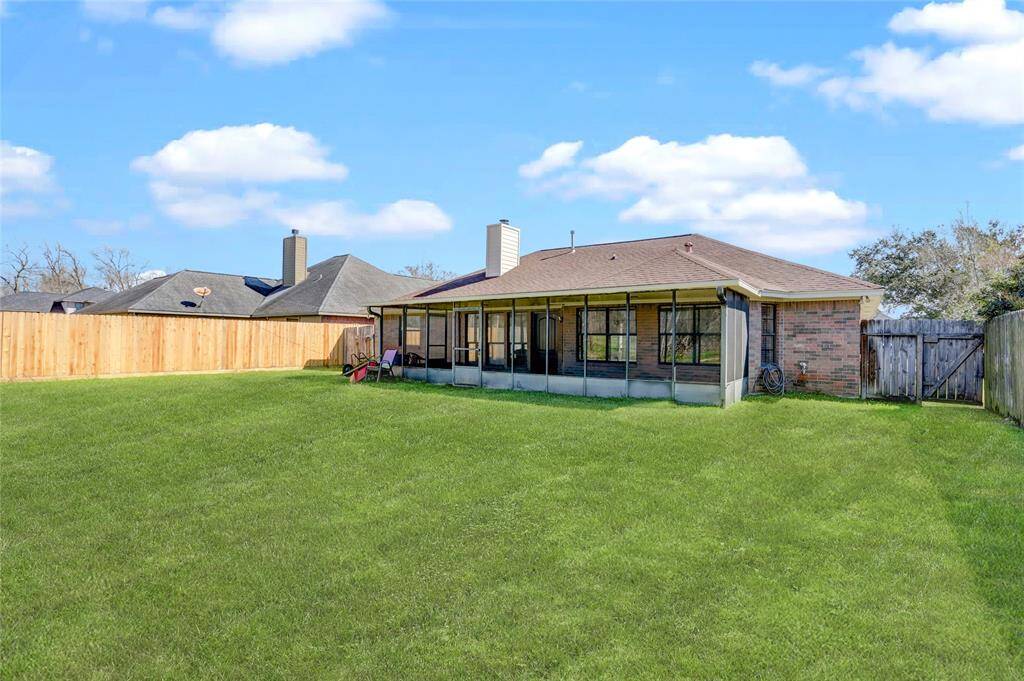 Large backyard with screened in porch!