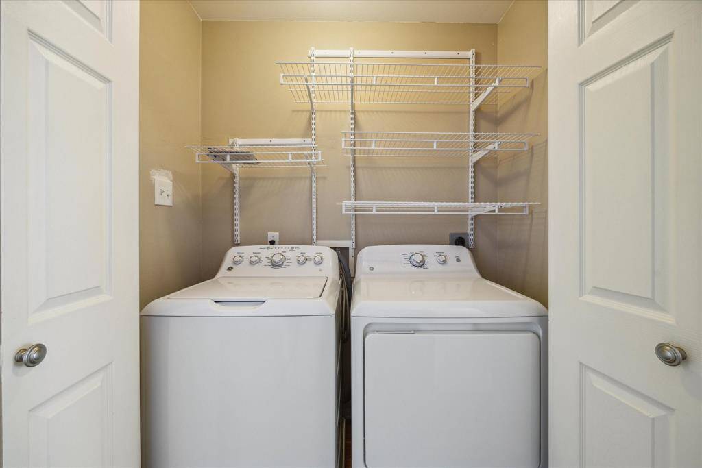 Washer dryer included