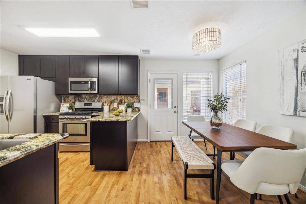 Cozy kitchen and breakfast area.