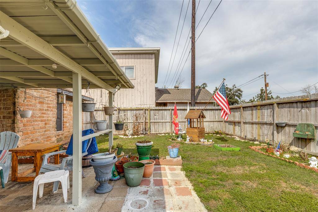 COVERED PATIO