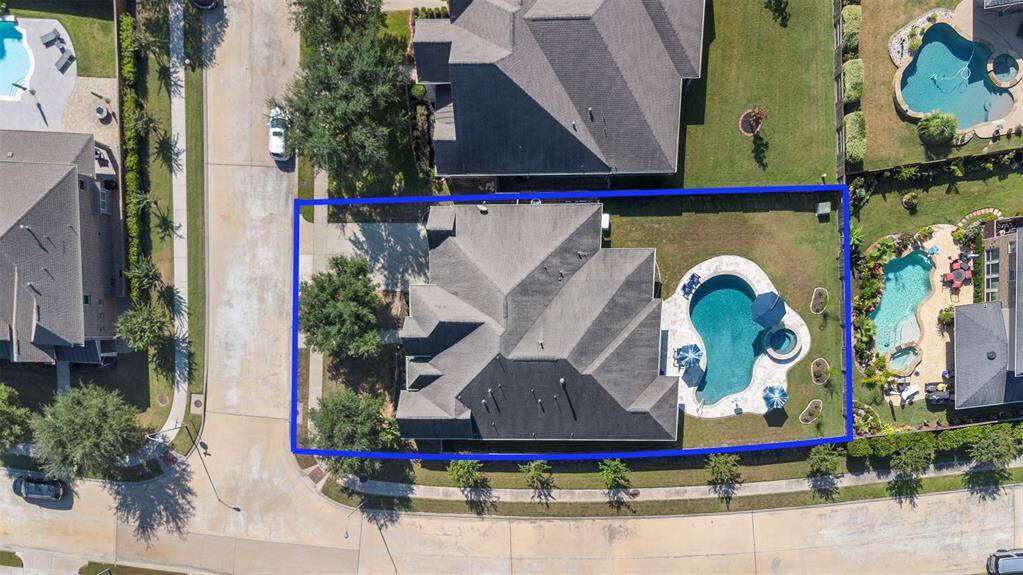 Nestled on a serene corner lot,this charming home offers a tranquilretreat from the hustle and bustle.