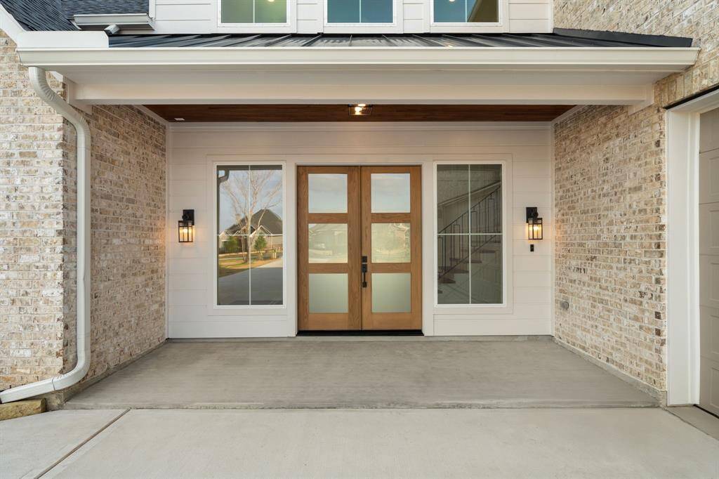 Double entry door way