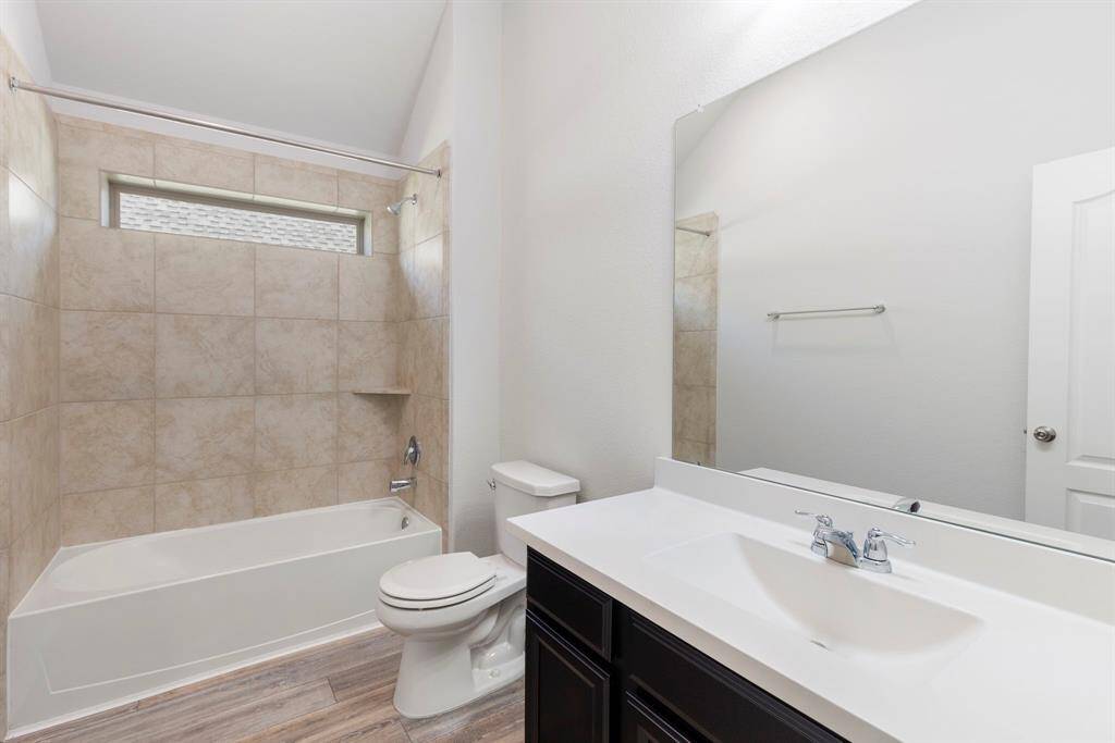 3rd bath located between 3rd and 4th bedrooms.
