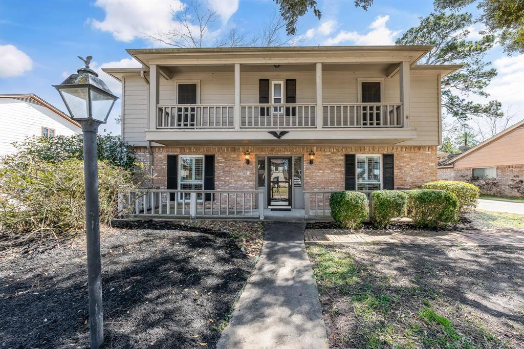 The home boasts a charming, spacious porch perfect for enjoying your morning coffee or relaxing with friends and family. Upstairs, the inviting balcony offers a private retreat, where you can unwind and take in the beautiful views of the surrounding Ravensway community. Both outdoor spaces enhance the home's appeal, providing ideal spots for relaxation and outdoor gatherings.