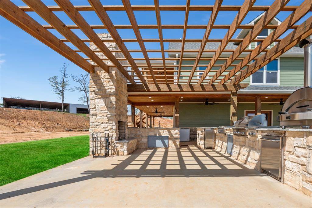 Outdoor Kitchen