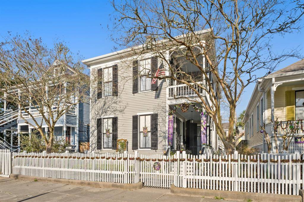 1512 Rosenberg/25th Street, the Alfred G Youens House, built circa 1904 is a two story home located on one of the most desired streets in Galveston. The home features multiple porches, a 5160 sq ft lot, plus a three car garage with a 2/1 apartment built on top.