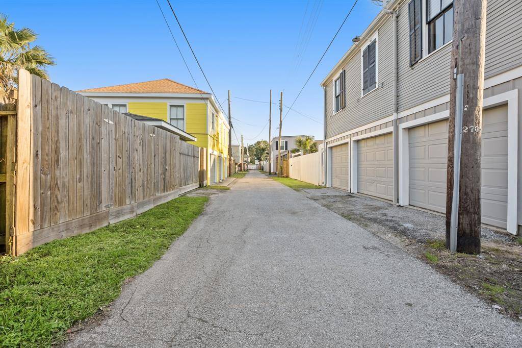 Alley.