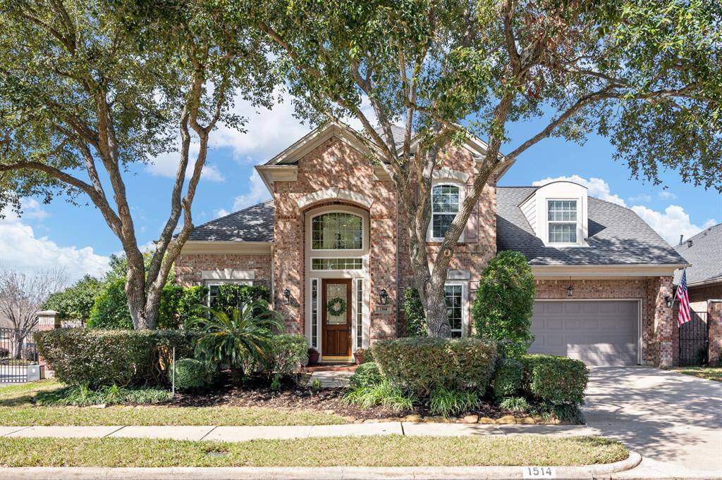 1514 Orchard Park Drive in The Courts, part of Parkway Villages located in the popular Energy Corridor.