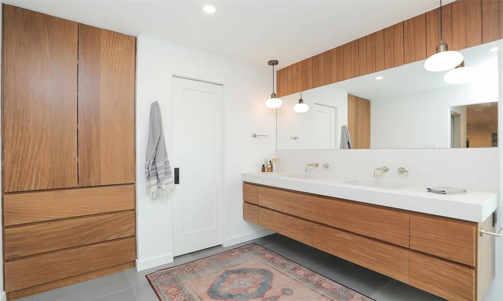 Double vanity in your primary bath.