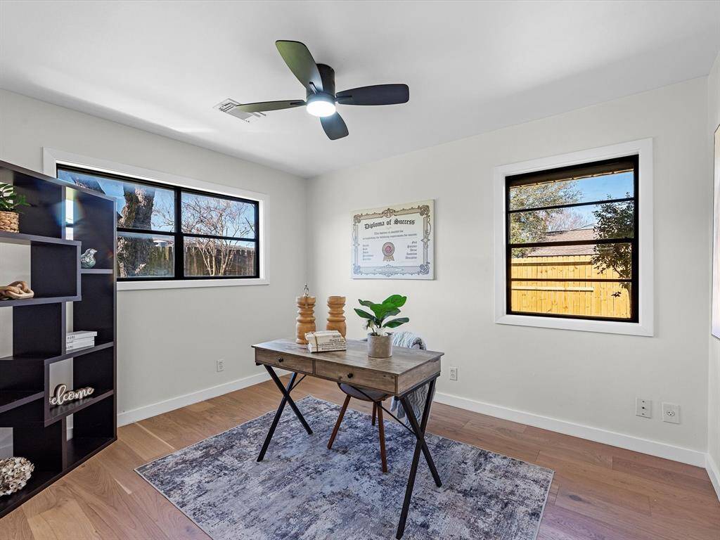 OFFICE/2ND BEDROOM