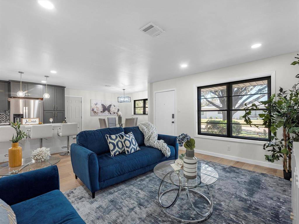 LIVING/DINING/KITCHEN