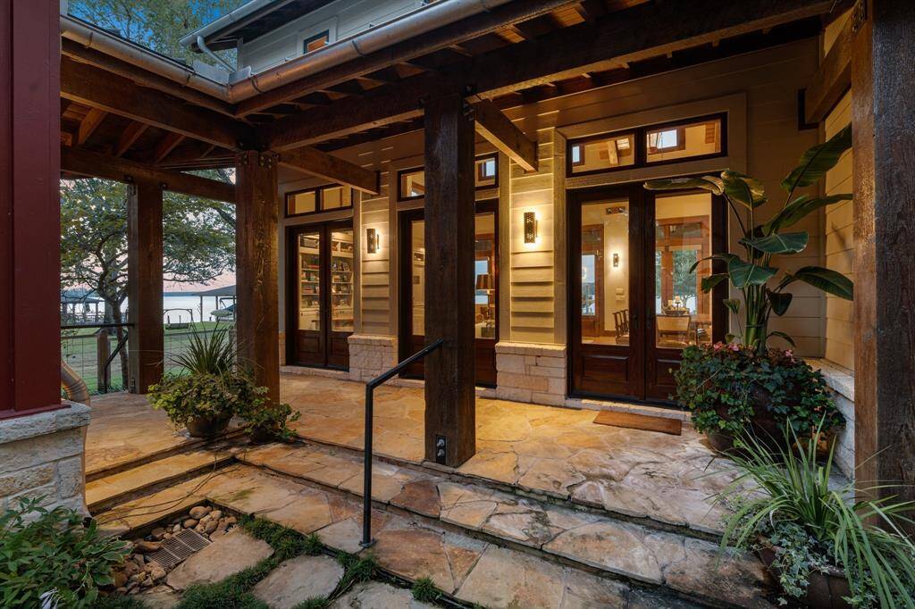 Pretty, private, front  entry to the Main house!