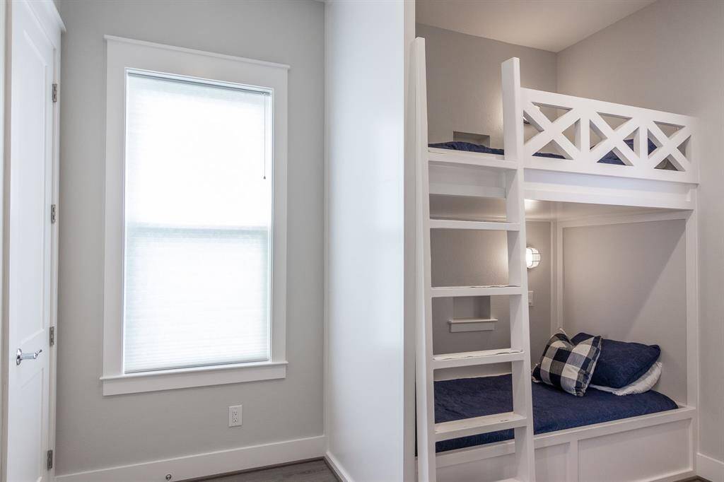 Bunk room. Sleeps 4 twin beds with individual reading lights.