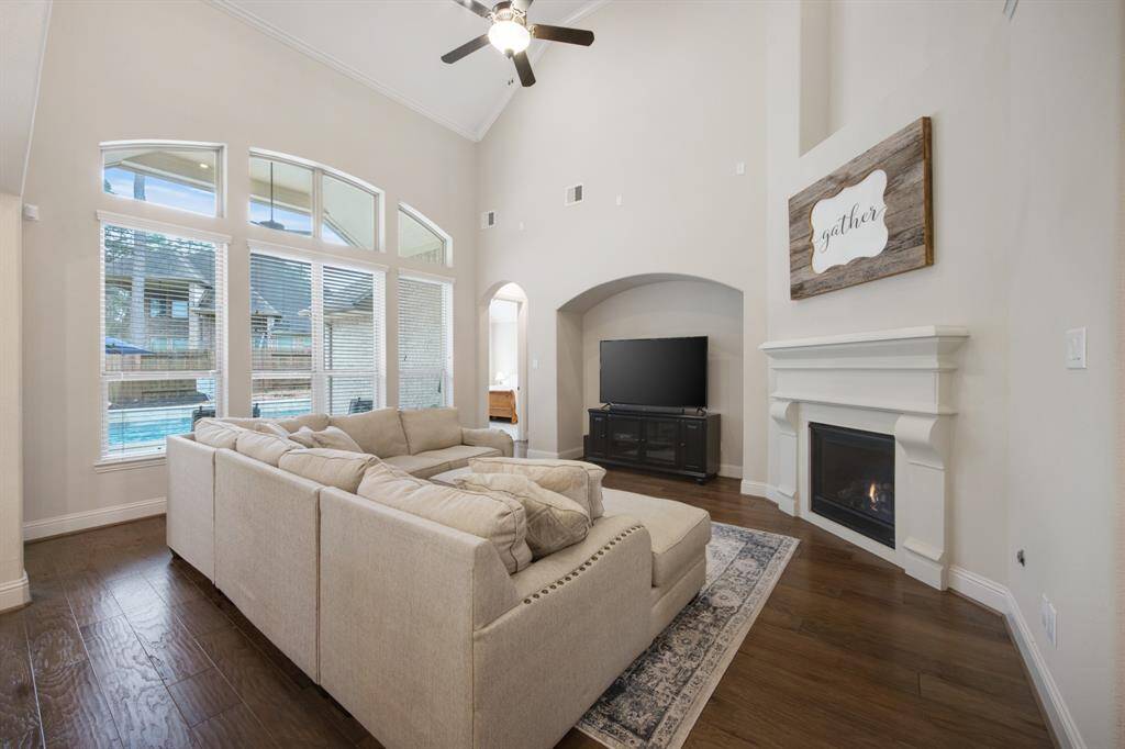 19X15 Family room with picture perfect backyard view
