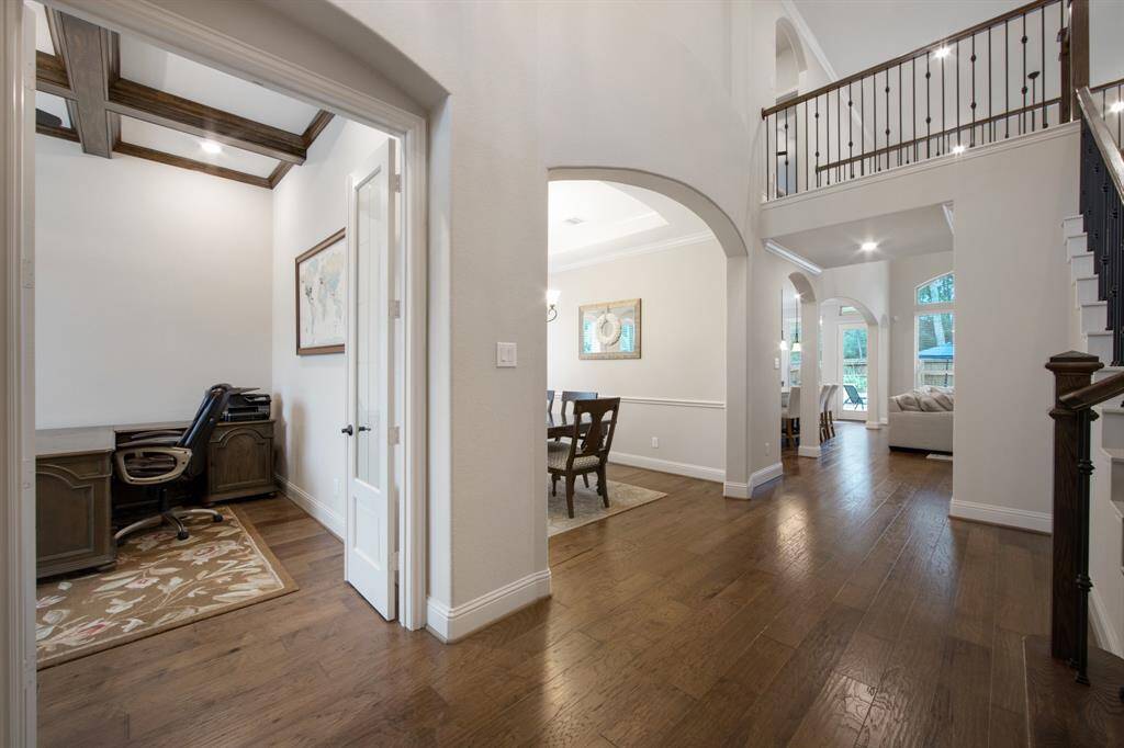 Stylish arched openings throughout the main floor. So much luxury and comfort