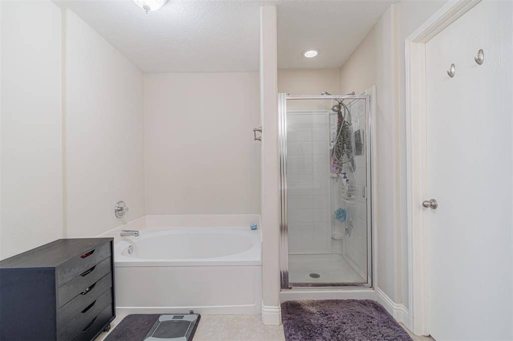 Another view of the primary bath.