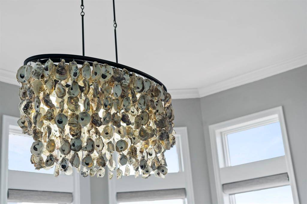 The chandelier is a wonderfull addition to the dining room.