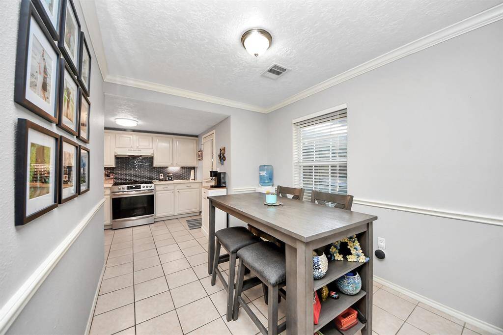 Second house dining