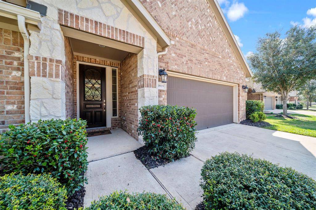 Prime location! Here are just a few area attractions to consider!