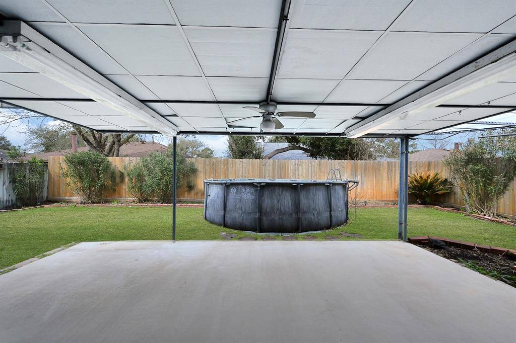 PORCH/POOL