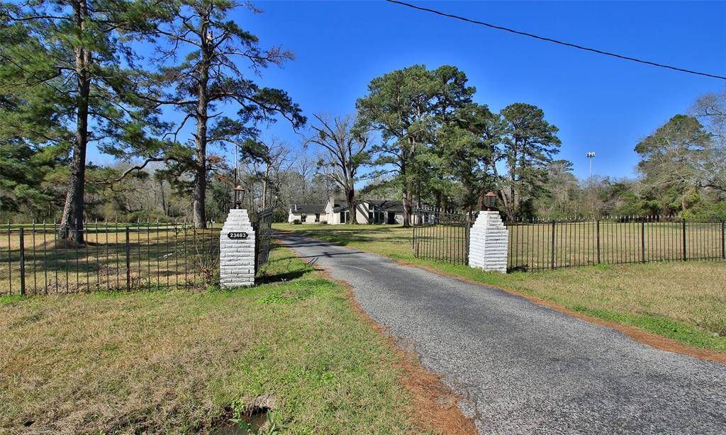 This property has 2 acres to the left of the home and 1 acre to the right which offers lots of space for Ag or Farm animals.