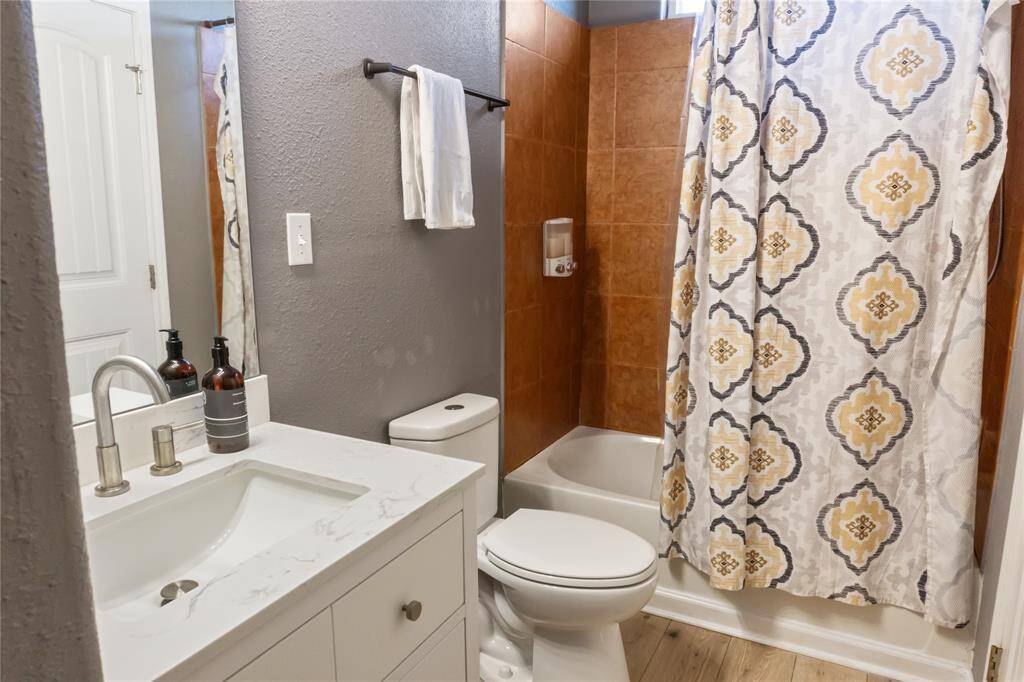 Guest bath!