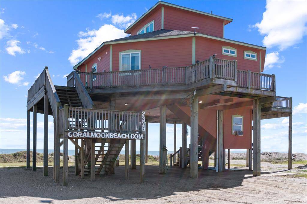 Beachfront beauty!