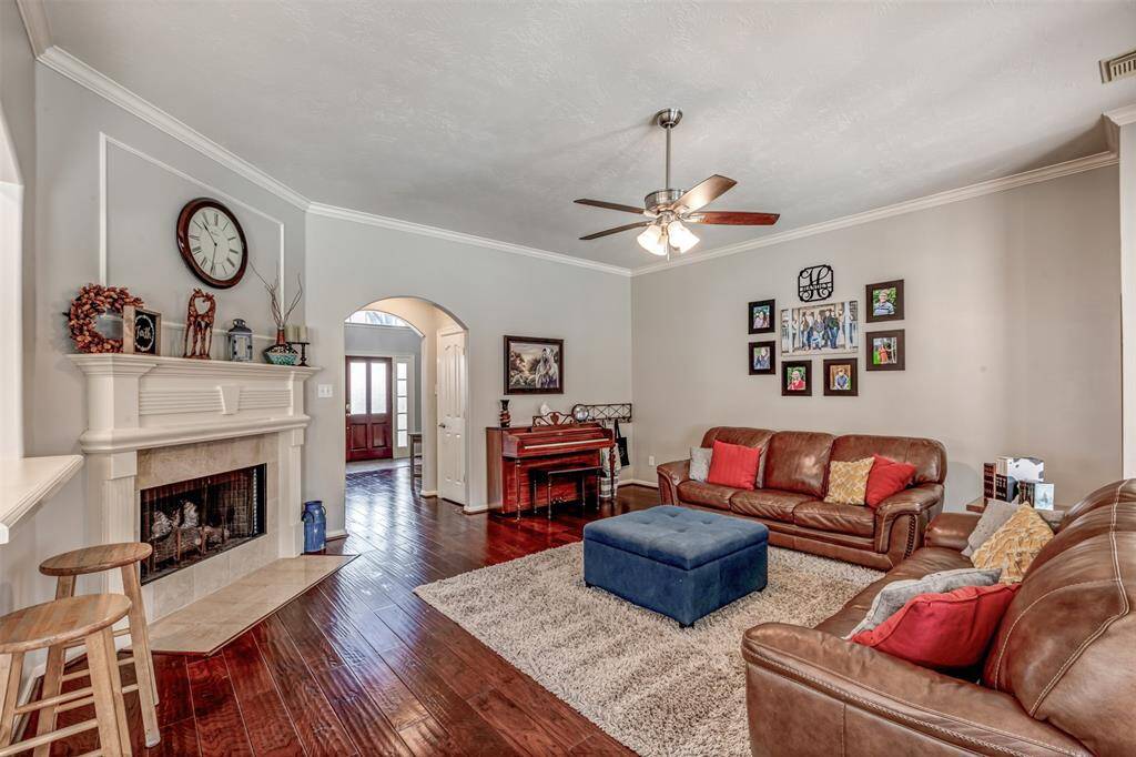 Spacious main living room.