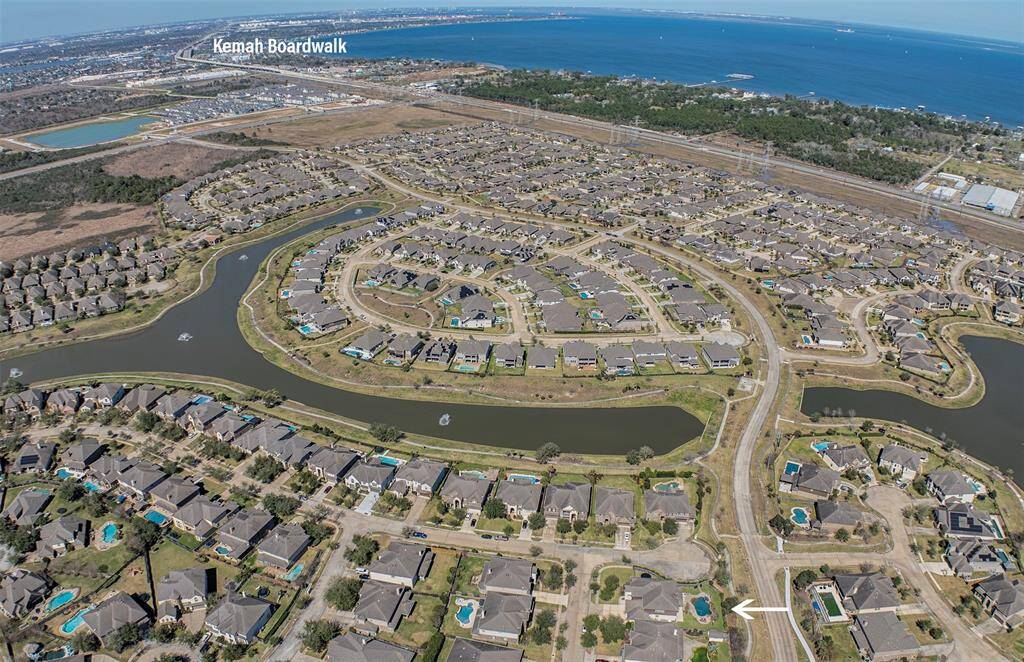 From this aerial view, you can see how close the home is to the Kemah Boardwalk.