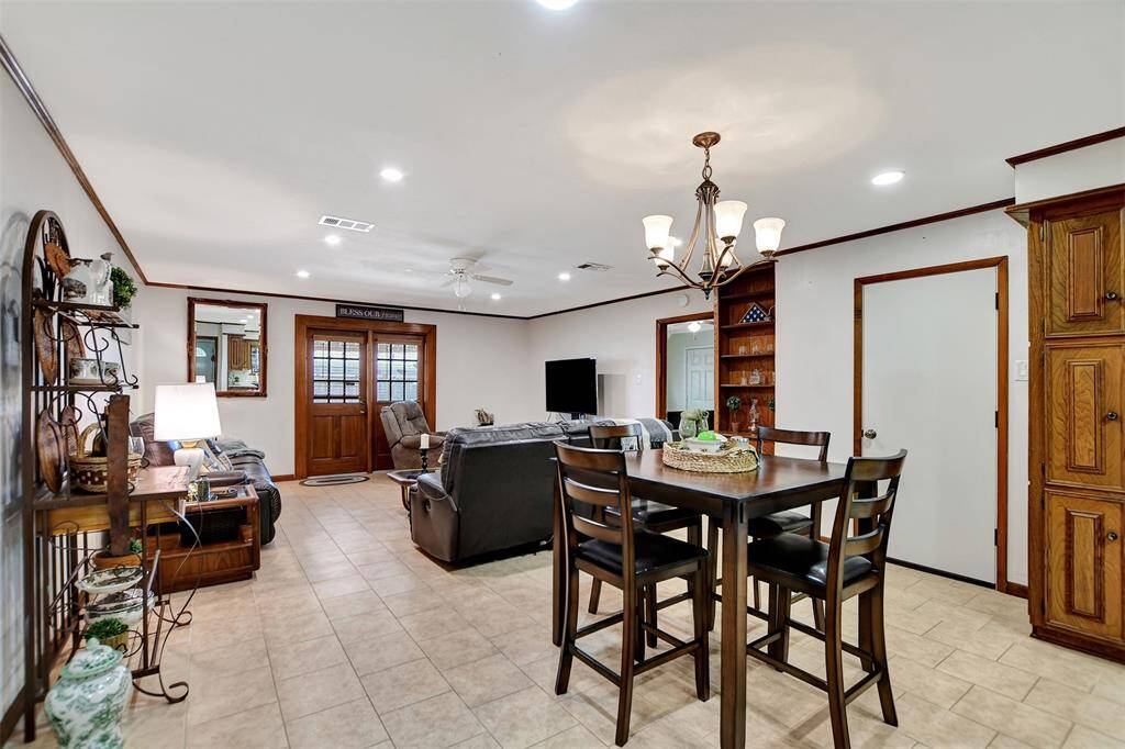 Dining & Living area