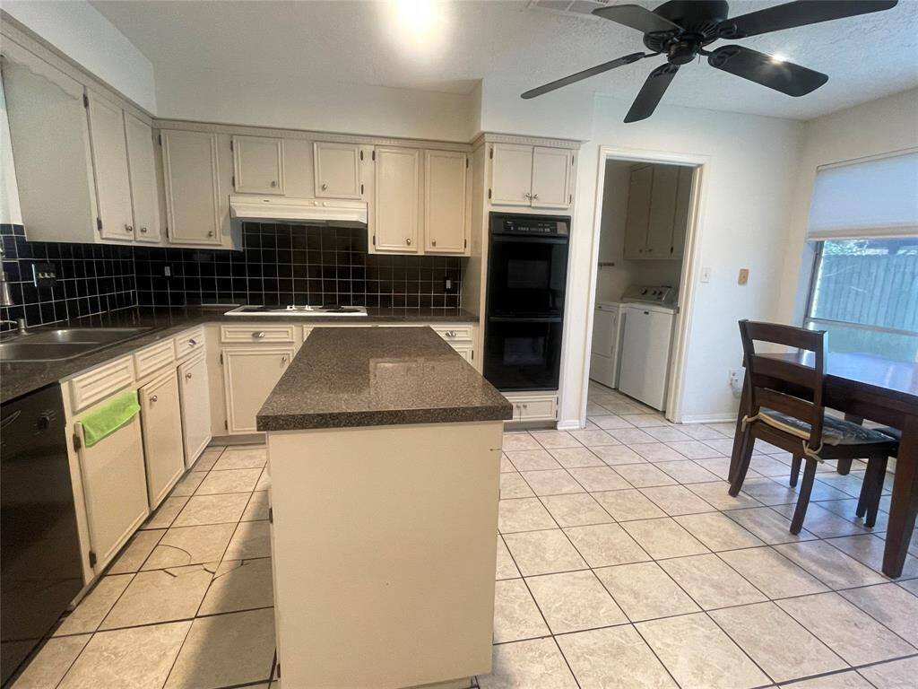 Closer look at the wet bar