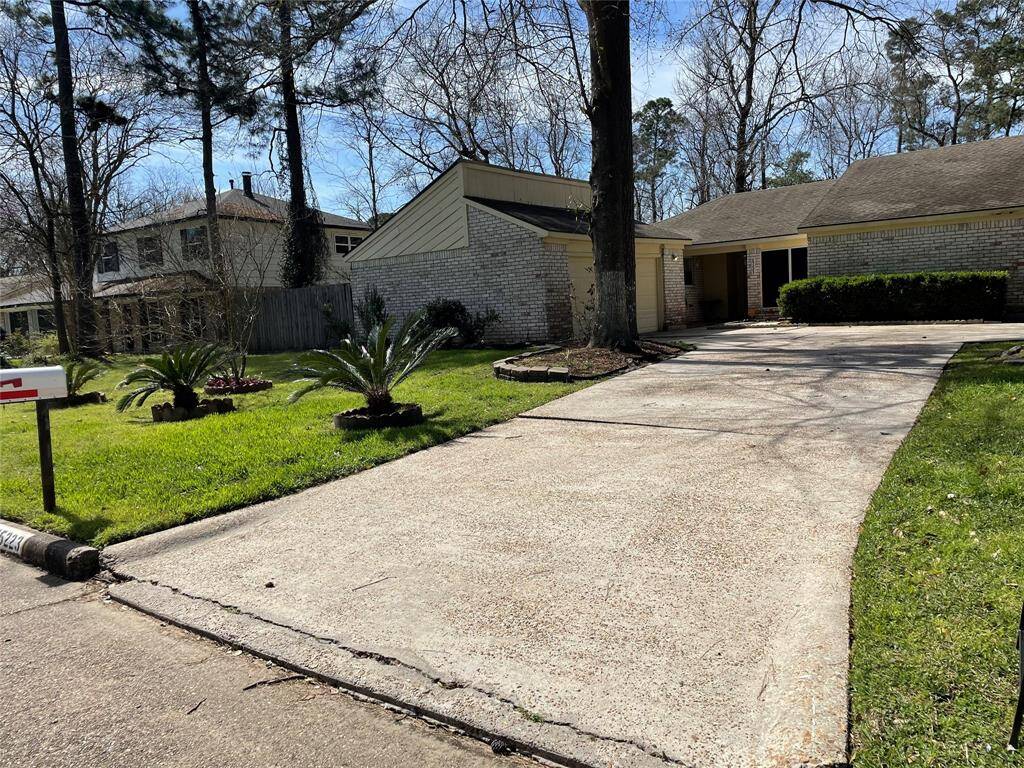 Ample driveway space