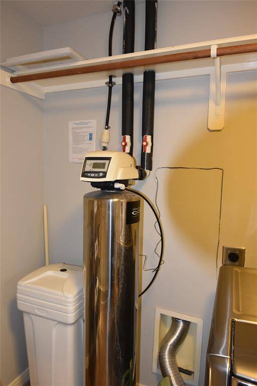 Enjoy clean, purified water with a state-of-the-art water filtration system.