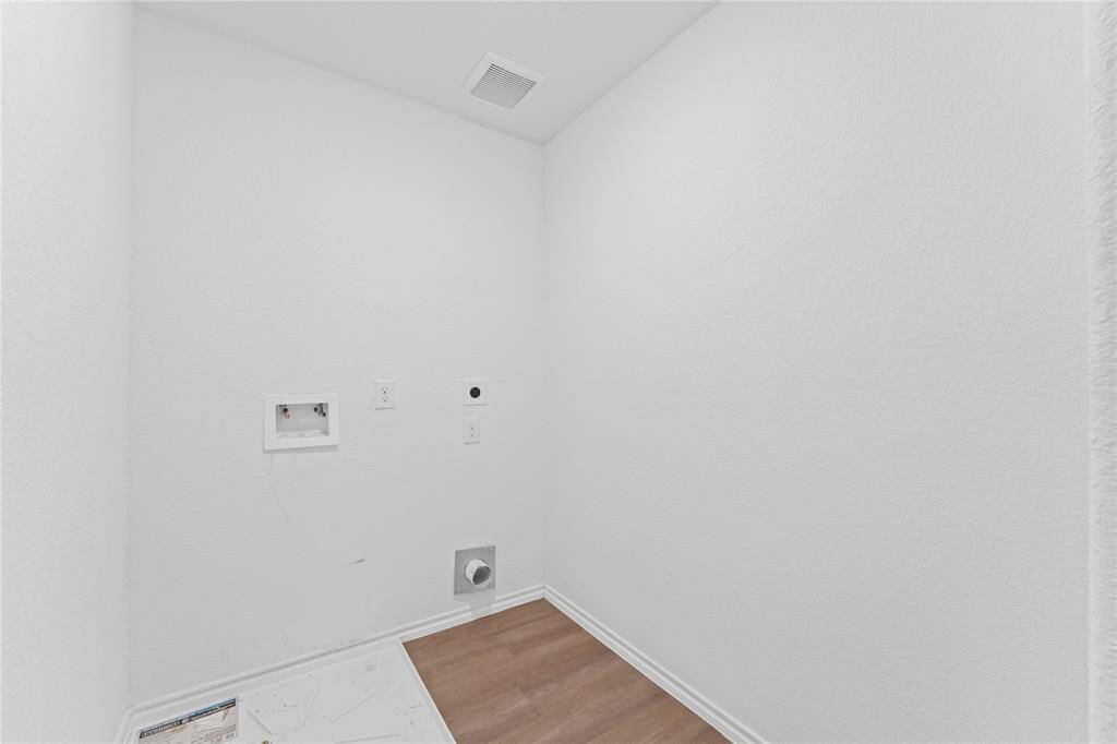 Utility room upstairs for your convinience