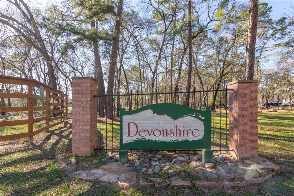 The community features a pool, tennis courts, basketball court, soccer and baseball fields, a large park, playground, and scenic jogging trails.